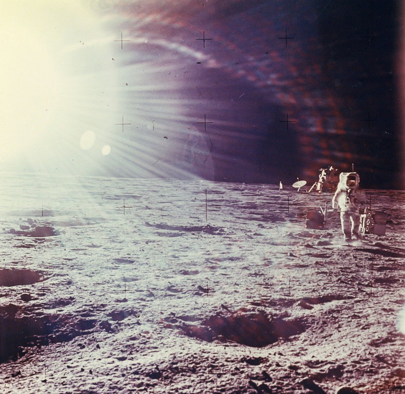 Illustration for article titled Increíbles (y pésimas) fotos de la Luna que no verás en los libros